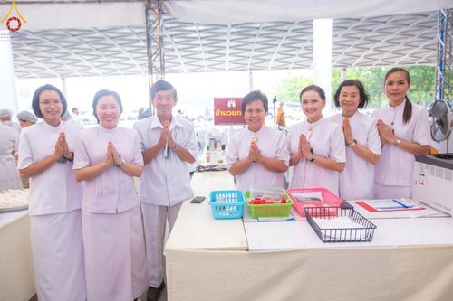 ภาพ No.59768:V.39 ทุ่มสุดใจ ธรรมชัย 80 ปี การเตรียมงาน การปฏิบัติงาน ของเจ้าหน้าที่หน่วยงานต่างๆ เพื่อพิธีฉลองอายุวัฒนมงคล 80 ปี หลวงพ่อธัมมชโย และรับถวายมหาสังฆทาน 10,000 กว่าวัดทั่วประเทศ ในวันคุ้มครองโลก จันทร์ที่ 22 เมษายน พ.ศ. 2567