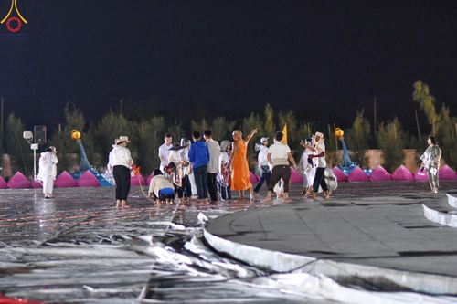 ภาพ No.119516:V.18 ทันทีม การเตรียมงาน เก็บงาน การรับบุญของเจ้าหน้าที่หน่วยงานต่างๆ เพื่อโครงการธรรมยาตรา กตัญญูบูชามหาปูชนียาจารย์ พระมงคลเทพมุนี (สด จนฺทสโร) พระผู้ปราบมาร อนุสรณ์สถาน 7 แห่ง ปีที่ 12 ระหว่างวันที่ 2 - 31 มกราคม พ.ศ.2567