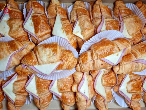 ภาพ No.203802:พิธีถวายภัตตาหารเป็นสังฆทาน แด่พระธรรมยาตรา ณ วัดพระธรรมกาย ตำบลคลองสาม อำเภอคลองหลวง จังหวัดปทุมธานี ในโครงการธรรมยาตรา กตัญญูบูชา มหาปูชนียาจารย์ พระมงคลเทพมุนี(สด จนฺทสโร) พระผู้ปราบมาร อนุสรณ์สถาน 7 แห่ง ปีที่ 13 วันที่ 30 มกราคม พ.ศ. 2568