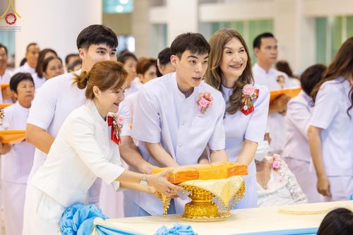 ภาพ No.160252:พิธีทอดผ้าป่าสมทบกฐินวัดพระธรรมกาย และสมทบกฐิน 30,000 วัดทั่วไทย ครั้งที่ 3 ณ สภาธรรมกายสากล วัดพระธรรมกาย วันพฤหัสบดีที่ 10 ตุลาคม พ.ศ. 2567