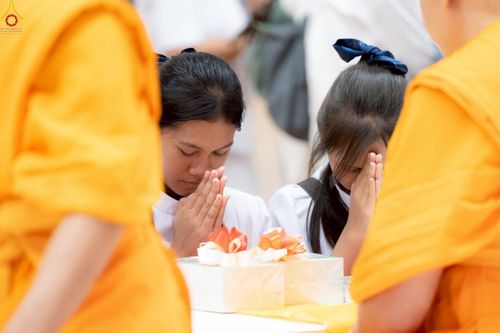 ภาพ No.225475:วันอาทิตย์ที่ 18 พฤษภาคม พ.ศ. 2568 พิธีร่วมบุญการศึกษา พระภิกษุ สามเณร ณ ห้องแก้วสารพัดนึก 2 วัดพระธรรมกาย