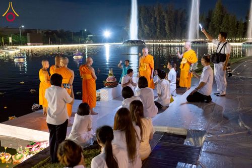 ภาพ No.266426:วันพุธที่ 5 พฤศจิกายน พ.ศ. 2568 (วันพระ ขึ้น 15 ค่ำ เดือน 12) พิธีลอยกระทงธรรม  ณ สระมหาเศรษฐีทะเลบุญ มหาวิหารพระมงคลเทพมุนี วัดพระธรรมกาย จ.ปทุมธานี