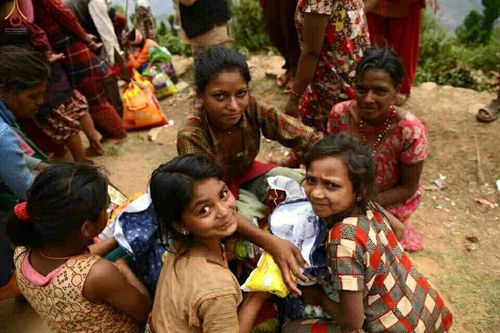 ภาพ No.17280:มูลนิธิธรรมกายช่วยเหลือผู้ประสบภัยแผ่นดินไหวที่ประเทศเนปาล