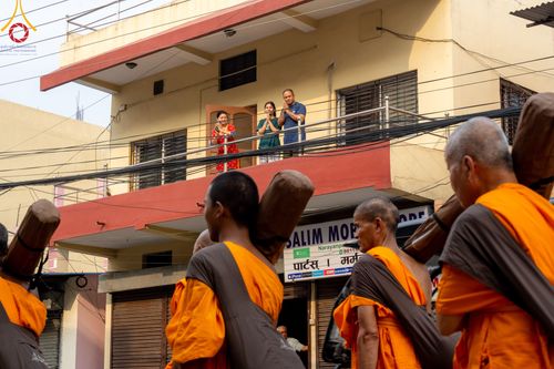 ภาพ No.317051:วันเสาร์ที่ 28 มีนาคม พ.ศ.2569 ธรรมยาตราจาริก ณ ซุ้มประตูลุมพินีเกต(Lumbini Gate) ประเทศเนปาล