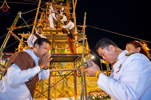 ภาพ No.90502:พิธีอัญเชิญพระบรมสารีริกธาตุประดิษฐาน ณ เจดีย์ศรีสองรัก วัดเก่าเขาน้อย อ.ปากน้ำปราณ จ.ประจวบคีรีขันธ์ วันที่ 3 ตุลาคม พ. ศ. 2566