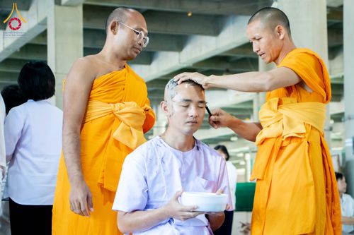 ภาพ No.293656:วันที่ 10 มกราคม พ.ศ. 2569 พิธีปลงผมธรรมทายาทบูชาธรรม 117  ปี คุณยายอาจารย์ฯ ณ วิหารคด วัดพระธรรมกาย ปทุมธานี