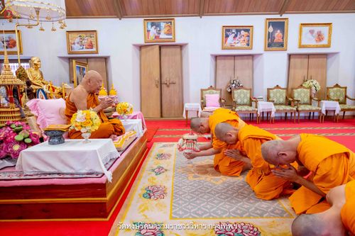 ภาพ No.342131:วันศุกร์ที่ 31 กรกฎาคม พ.ศ.2569 พระภิกษุวัดพระธรรมกาย ทำวัตรพระผู้ใหญ่เนื่องในวันเข้าพรรษา