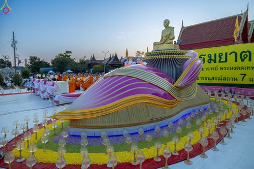 ภาพ No.293995:วันที่ 14 มกราคม พ.ศ. 2569 พิธีจุดประทีปถวายเป็นพุทธบูชา และบูชาธรรมมหาปูชนียาจารย์  ณ วัดสองพี่น้อง ต.ต้นตาล อ.สองพี่น้อง จ.สุพรรณบุรี ในโครงการธรรมยาตรา กตัญญูบูชา มหาปูชนียาจารย์ พระมงคลเทพมุนี(สด จนฺทสโร) พระผู้ปราบมาร อนุสรณ์สถาน 7 แห่ง ปีที่ 14