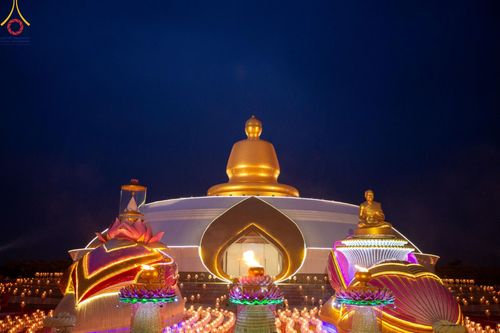 ภาพ No.118307:พิธีจุดประทีปถวายเป็นพุทธบูชา และบูชาธรรมมหาปูชนียาจารย์ พระมงคลเทพมุนี(สด จนฺทสโร) วันที่ 24 มกราคม พ.ศ. 2567 ณ อนุสรณ์สถานบางปลา อ.บางเลน จ.นครปฐม