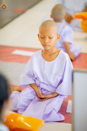 ภาพ No.215074:วันเสาร์ที่ 5 เมษายน พ.ศ. 2568 พิธีเวียนประทักษิณรอบพระมหาธรรมกายเจดีย์  พิธีวันทาเจดีย์ พิธีขอขมาและมอบผ้าไตร ในโครงการบรรพชาสามเณรฟื้นฟูพระพุทธศาสนาทั่วไทย , โครงการหน่อแก้วเปรียญธรรม รุ่นที่ 13 ,  โครงการสามเณรยุวธรรมทายาท รุ่นที่ 33 , โครงการสามเณรมั