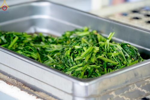 ภาพ No.159277:พิธีบูชาข้าวพระ ในวันอาทิตย์ต้นเดือน วันที่ 6 ตุลาคม พ.ศ. 2567 ณ สภาธรรมกายสากล วัดพระธรรมกาย