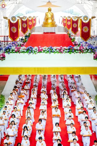 ภาพ No.251681:วันที่ 10 ตุลาคม พ.ศ. 2568 พิธีทอดผ้าป่าสมทบกฐินวัดพระธรรมกาย และสมทบกฐิน 30,000 กว่าวัดทั่วประเทศ ครั้งที่ 3 ณ สภาธรรมกายสากล วัดพระธรรมกาย