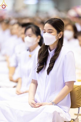 ภาพ No.139188:พิธีตักบาตร , พิธีบูชาข้าวพระ ณ ห้องแก้วสารพัด 1 สภาธรรมกายสากล วัดพระธรรมกาย วันอาทิตย์ต้นเดือนที่ 2 มิถุนายน พ.ศ. 2567