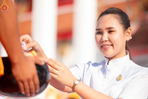 ภาพ No.112824:พิธีตักบาตรพระธรรมยาตราฯ ณ วัดสองพี่น้อง จ.สุพรรณบุรี วันที่ 15 มกราคม พ.ศ. 2567
