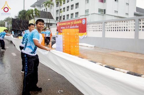 ภาพ No.226201:วันอาทิตย์ที่ 25 พฤษภาคม พ.ศ. 2568 พิธีตักบาตรพระ 1,000 รูปเมืองตรัง ครบรอบ 110 ปี เมืองทับเที่ยง ถวายเป็นพุทธบูชา ถวายเป็นพระราชกุศลแด่รัชกาลที่ 10 และอุทิศส่วนกุศลแด่อดีตเจ้าเมืองตรัง และบรรพบุรุษ ณ บริเวณหน้าศาลากลางจังหวัดตรัง ถนนพระราม 6