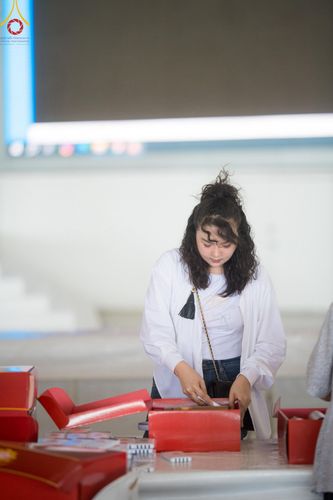 ภาพ No.212148:วันจันทร์ที่ 17 มีนาคม พ.ศ. 2568 บุญบรรจุกล่องไทยธรรม เพื่อถวายแด่พระสังฆาธิการ 40,000 กว่าวัดทั่วไทย ในวันคุ้มครองโลก 22 เมษายน พ.ศ. 2568 ณ บ้านแก้วเรือนทองคุณยายฯ วัดพระธรรมกาย