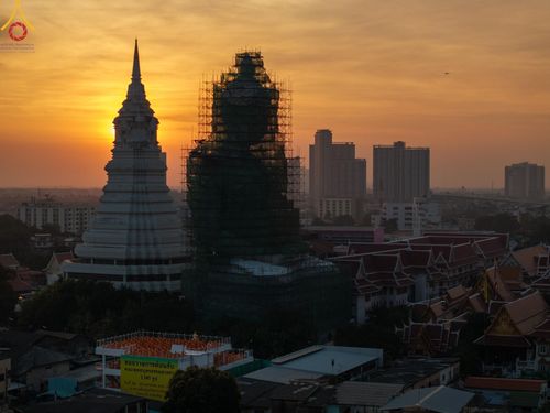 ภาพ No.201693:พิธีจุดประทีปถวายเป็นพุทธบูชา และบูชาธรรมมหาปูชนียาจารย์ ณ อาคารธรรมยาตรา กตัญญูบูชามหาปูชนียาจารย์ ตรงข้ามวัดปากน้ำภาษีเจริญ จ.กรุงเทพมหานคร ในโครงการธรรมยาตรา กตัญญูบูชา มหาปูชนียาจารย์ พระมงคลเทพมุนี(สด จนฺทสโร) พระผู้ปราบมาร อนุสรณ์สถาน 7 แห่ง