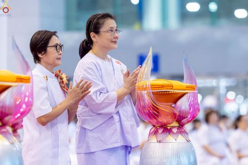 ภาพ No.244050:วันอาทิตย์ที่ 7 กันยายน พ.ศ. 2568 พิธีทอดผ้าป่าสมทบกฐินวัดพระธรรมกาย และสมทบกฐิน 30,000 วัดทั่วไทย ครั้งที่ 2 ณ ห้องแก้วสารพัดนึก 1 วัดพระธรรมกาย