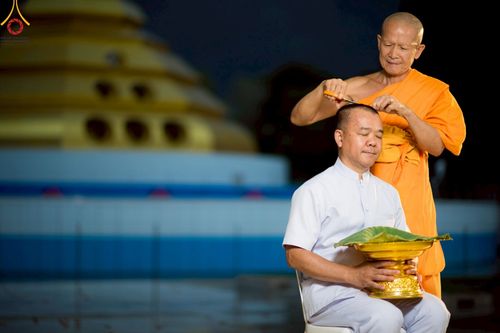 ภาพ No.223272:วันที่ 2 -10 พฤษภาคม พ.ศ. 2568 พิธีตัดปอยผม ปลงผม พิธีขอขมาลาอุปสมบทอุทิศชีวิต ของอุบาสก พิสิทธิ์ หมื่นแกล้ว  ณ วัดพระธรรมกาย