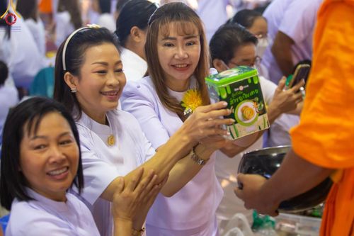 ภาพ No.207356:พิธีตักบาตร และปฏิบัติธรรมช่วงสาย ในวันมาฆบูชา วันพุธที่ 12 กุมภาพันธ์ พ.ศ. 2568 ณ วัดพระธรรมกาย จังหวัดปทุมธานี