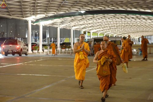 ภาพ No.225179:วันที่ 20 - 27 เมษายน พ.ศ. 2568 "ภาพแห่งความปลื้มที่ไม่มีวันจบ" คณะสงฆ์สามเณร เจ้าหน้าที่ และสาธุชน ร่วมแรงร่วมใจกันเตรียมงานและเก็บงาน เพื่อวันคุ้มครองโลก พิธีถวายมหาสังฆทานคณะสงฆ์ 40,000 กว่าวัดทั่วประเทศ