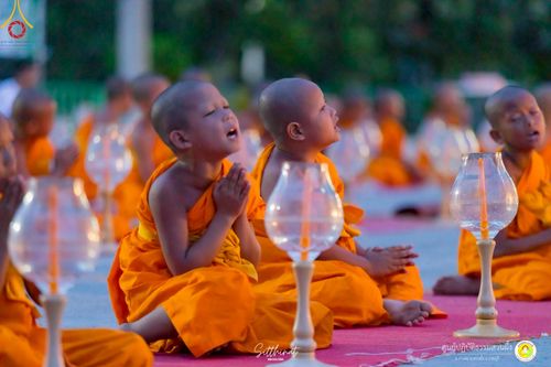 ภาพ No.222271:วันที่ 26-27 เมษายน พ.ศ. 2568 ศูนย์ปฏิบัติธรรมสวนผึ้ง ร่วมกับ ธุดงค์คสถานประจวบคีรีขันธ์ และวัดอ่าวน้อย  จัดกิจกรรมเดินธรรมยาตรา ตักบาตรข้าวสารอาหารแห้ง และจุดประทีปถวายเป็นพุทธบูชา ณ วัดอ่าวน้อย จ.ประจวบคีรีขันธ์