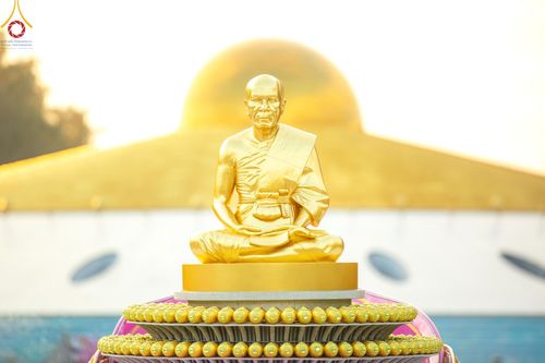 ภาพ No.187048:พระธรรมยาตราปฏิบัติธรรม และถ่ายภาพหมู่ประวัติศาสตร์ ปีที่ 13 ณ ลานทิศตะวันออก มหาวิหารพระมงคลเทพมุนี วัดพระธรรมกาย จ.ปทุมธานี วันเสาร์ที่ 28 ธันวาคม พ.ศ. 2567