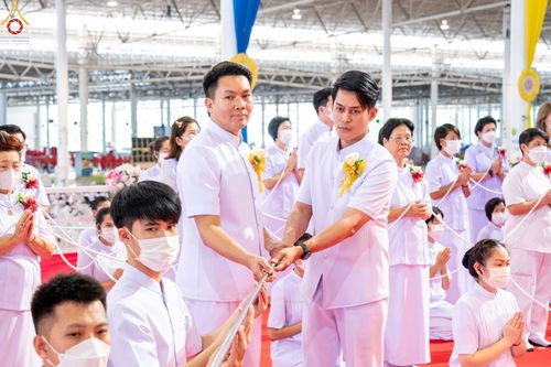 ภาพ No.89560:พิธีตักบาตร ข้าวสารอาหารแห้ง พิธีบูชาข้าวพระ และพิธีจุดเทียนใจ ไฟนิรันดร์  อนันตชัย ณ สภาธรรมกายสากล วัดพระธรรมกาย วันอาทิตย์ที่ 1 ตุลาคม พ.ศ. 2566