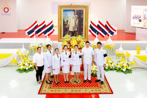 ภาพ No.276137:วันที่ 5 ธันวาคม พ.ศ. 2568 พสกนิกรอำเภอคลองหลวง พร้อมใจบำเพ็ญกุศลอุทิศถวาย “ในหลวงรัชกาลที่ 9” น้อมรำลึกในพระมหากรุณาธิคุณ เนื่องในวันคล้ายวันพระบรมราชสมภพ วันชาติ และวันพ่อแห่งชาติ ณ อาคารปลูกศรัทธา 2 วัดพระธรรมกาย อำเภอคลองหลวง จังหวัดปทุมธานี