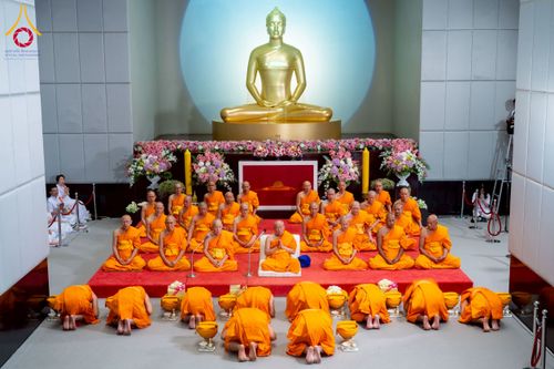 ภาพ No.223863:วันอาทิตย์ที่ 11 พฤษภาคม พ.ศ. 2568 พิธีอุปสมบทสามเณรเปรียญธรรมอุปสมบทอุทิศชีวิต 9 รูป อุบาสก 1 ท่าน ณ อุโบสถพระไตรปิฏกวัดพระธรรมกาย