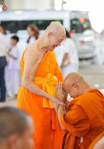 ภาพ No.147176:พิธีมุทิตาสักการะพระภิกษุ ผู้สอบได้เปรียญธรรม 9 ประโยคระดับโลกปีที่ 36, พิธีมอบโล่เกียรติยศและทุนการศึกษา สำนักเรียนบาลีดีเด่นทั่วประเทศ, พิธีถวายมหาสังฆทานคณะสงฆ์ 2,000 กว่าวัด ทั่วประเทศ ปีที่ 24, พิธีถวายไทยธรรมคณะสงฆ์ 323 วัด 4 จังหวัดชายแดนภาคใต้