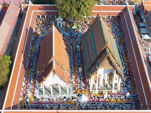 ภาพ No.193381:พิธีต้อนรับพระธรรมยาตรา ณ อนุสรณ์สถาน สถานที่เกิดในเพศสมณะ วัดสองพี่น้อง อำเภอสองพี่น้อง จังหวัดสุพรรณบุรี ในโครงการธรรมยาตรา กตัญญูบูชา มหาปูชนียาจารย์ พระมงคลเทพมุนี(สด จนฺทสโร) พระผู้ปราบมาร อนุสรณ์สถาน 7 แห่ง ปีที่ 13 วันที่ 11 มกราคม พ.ศ. 2568
