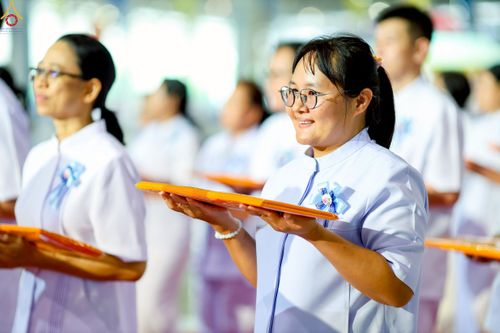 ภาพ No.240817:วันพุธที่ 27 สิงหาคม พ.ศ. 2568 พิธีทอดผ้าป่าเพื่อสร้างอาคาร  82 ปี หลวงพ่อธัมมชโย สมทบกฐินวัดพระธรรมกาย และกฐิน 30,000 วัดทั่วประเทศ ครั้งที่ 1