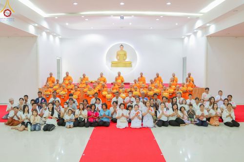 ภาพ No.216310:วันเสาร์ที่ 5 เมษายน พ.ศ. 2568 พิธีตัดปอยผม พิธีขอขมาผู้ปกครอง พิธีขอขมามอบผ้าไตร พิธีบรรพชา พิธีถวายบาตรสามเณร ณ ศูนย์ปฏิบัติธรรมและศูนย์อบรมเยาวชนเพชรบุรี ต.ท่าแลง อ.ท่ายาง จ.เพชรบุรี