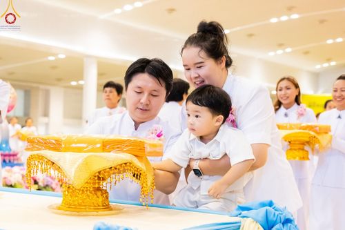 ภาพ No.160246:พิธีทอดผ้าป่าสมทบกฐินวัดพระธรรมกาย และสมทบกฐิน 30,000 วัดทั่วไทย ครั้งที่ 3 ณ สภาธรรมกายสากล วัดพระธรรมกาย วันพฤหัสบดีที่ 10 ตุลาคม พ.ศ. 2567