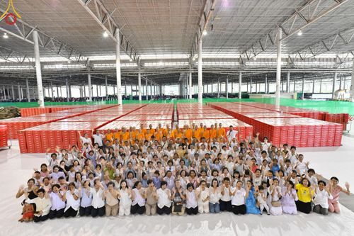 ภาพ No.212380:วันพุธที่ 19 มีนาคม พ.ศ. 2568 การบรรจุไทยธรรมลงกล่องสำเร็จ 43,500 กล่อง เพื่อถวายแด่พระสังฆาธิการ 40,000 กว่าวัดทั่วไทย ในวันคุ้มครองโลก 22 เมษายน พ.ศ. 2568 ณ บ้านแก้วเรือนทองคุณยายฯ วัดพระธรรมกาย