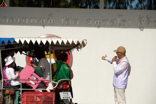 ภาพ No.296361:ภาพเบื้องหลังอาสาสมัครรวมใจ ชุดที่ 2 ในโครงการธรรมยาตรา กตัญญูบูชา มหาปูชนียาจารย์ พระมงคลเทพมุนี(สด จนฺทสโร) พระผู้ปราบมาร อนุสรณ์สถาน 7 แห่ง ปีที่ 14