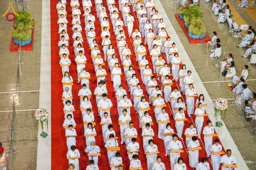 ภาพ No.134436:พิธีทอดผ้าป่าสมทบ มหาสังฆทาน 10,000 วัด ทั่วไทย วันอาทิตย์ต้นเดือนที่ 7 เมษายน พ.ศ.2567 ณ ห้องแก้วสารพัดนึก 1 สภาธรรมกายสากล  วัดพระธรรมกาย จ.ปทุมธานี