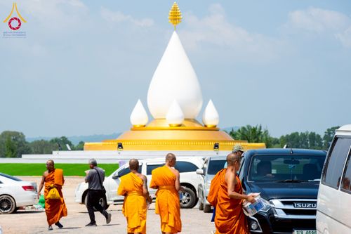 ภาพ No.230288:วันเสาร์ที่ 28 มิถุนายน พ.ศ. 2568 พิธีถวายสังฆทาน 323 วัด 4 จังหวัดชายแดนใต้ ปีที่ 21 ครั้งที่ 178 พิธีมอบกองทุนหนุนแรงใจช่วยครูใต้ ปีที่ 18 ครั้งที่ 142 ณ ศูนย์อบรมเยาวชนจังหวัดปัตตานี