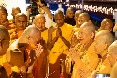 ภาพ No.77327:พิธีจุดมาฆประทีป ในวันมาฆบูชา อาทิตย์ต้นเดือนที่ 6 มีนาคม พ.ศ. 2566 ณ วัดพระธรรมกาย อ.คลองหลวง จ.ปทุมธานี