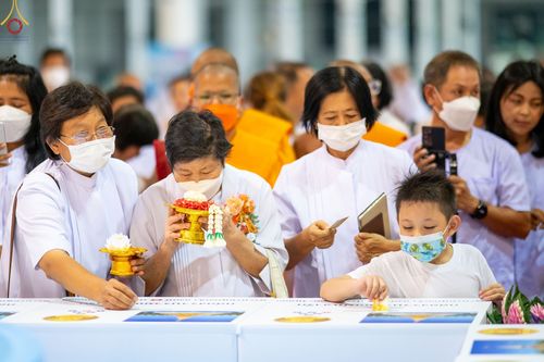 ภาพ No.77142:พิธีหล่อพระบรมพุทธเจ้า ในวันมาฆบูชา อาทิตย์ต้นเดือนที่ 6 มีนาคม พ.ศ. 2566 ณ วัดพระธรรมกาย จ.ปทุมธานี