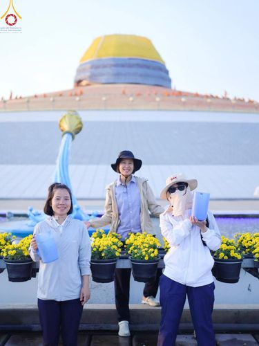 ภาพ No.208215:V.55 สารพัดV สารพัดดี ที่วัดพระธรรมกาย ในโครงการธรรมยาตรา กตัญญูบูชา มหาปูชนียาจารย์ พระมงคลเทพมุนี (สด จนฺทสโร) พระผู้ปราบมาร อนุสรณ์สถาน 7 แห่ง ปีที่ 13 ระหว่างวันที่ 2-31 มกราคม พ.ศ. 2568