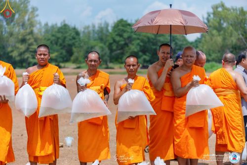 ภาพ No.161193:พิธีถวายมหาสังฆทาน 31 วัด , พิธีบุพเปตพลี , พิธีไถ่ชีวิตโค และ ปล่อยพันธ์ุปลาจำนวน 50,000 ชีวิต ณ ศูนย์การศึกษาจอมบึง ต.รางบัว อ.จอมบึง จ.ราชบุรี วันที่ 28 กันยายน พ.ศ. 2567