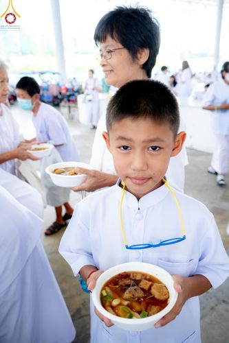 ภาพ No.159287:พิธีบูชาข้าวพระ ในวันอาทิตย์ต้นเดือน วันที่ 6 ตุลาคม พ.ศ. 2567 ณ สภาธรรมกายสากล วัดพระธรรมกาย