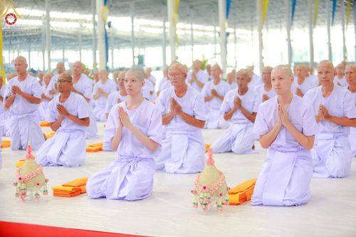 ภาพ No.180672:พิธีบรรพชาอุปสมบท โครงการอุปสมบทบูชาธรรมมหาปูชนียาจารย์ ประจำปีพุทธศักราช 2567 วันเสาร์ที่ 7 ธันวาคมพ.ศ. 2567 ณ วัดพระธรรมกาย จ.ปทุมธานี
