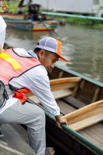 ภาพ No.117085:V.16 เป็นทีม การเตรียมงาน เก็บงาน การรับบุญของเจ้าหน้าที่หน่วยงานต่างๆ เพื่อโครงการธรรมยาตรา กตัญญูบูชามหาปูชนียาจารย์ พระมงคลเทพมุนี (สด จนฺทสโร) พระผู้ปราบมาร อนุสรณ์สถาน 7 แห่ง ปีที่ 12 ระหว่างวันที่ 2 - 31 มกราคม พ.ศ. 2567