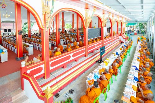 ภาพ No.234514:วันพฤหัสบดีที่ 24 กรกฎาคม พ.ศ. 2568 พิธีถวายสังฆทานแก่คณะสงฆ์ 323 วัด , พิธีมอบกองทุนหนุนแรงใจช่วยครูใต้ , พิธีทำบุญส่วนกุศลแด่ผู้วายชนม์ ในเหตุการณ์ความไม่สงบ 4 จังหวัด ชายแดนภาคใต้ (ปัตตานี , ยะลา , นราธิวาส , สงขลา) ปีที่ 21 ครั้งที่ 179 ณ วัดเวฬุวัน 