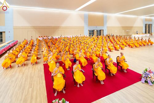 ภาพ No.153329:พิธีมุทิตาสักการะ พระภิกษุ-สามเณร ผู้สอบไล่ได้เปรียญธรรม ประโยค 1-2 ถึงประโยค ป.ธ.9 และบาลีศึกษา ประโยค1-2 ถึง บ.ศ.9 , พิธีมอบดวงแก้วสามเณรผู้ทรงบาลีไวยากรณ์ วัดพระธรรมกาย และ ศูนย์ส่งเสริมศีลธรรมในประเทศและต่างประเทศ วันอาทิตย์ที่ 8 กันยายน พ.ศ.2567