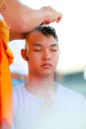 ภาพ No.132782:พิธีปลงผมยุวธรรมทายาท รุ่นที่ 32 มัชฌิมธรรมทายาท รุ่นที่ 28 ณ ลานธรรม วัดพระธรรมกาย วันเสาร์ที่ 30 มีนาคม พ.ศ. 2567