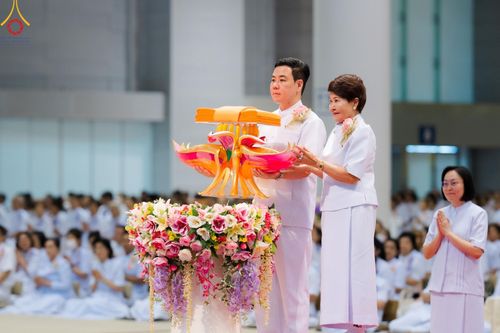 ภาพ No.167835:พิธีทอดกฐิน และ พิธีกรานกฐิน ในวันอาทิตย์ที่ 3 พฤศจิกายน พ.ศ. 2567 ณ วัดพระธรรมกาย จ.ปทุมธานี